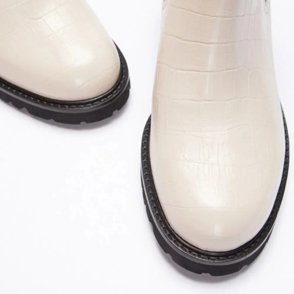 New Seychelles Far-fetched Cream Black Lug Chelsea Boots - Picture 3 of 6